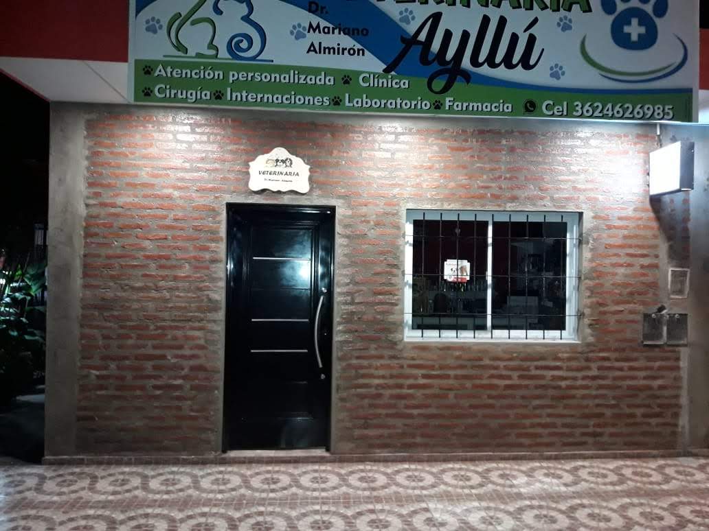 Fachada de la Clínica Veterinaria AYLLU en Resistencia, Chaco